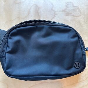 Black lululemon belt bag